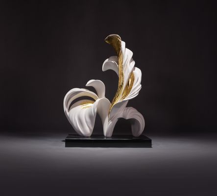 Abstrakcyjna rzeźba z żywicy Art White Devil's Advocate Sculpture Tone Aureate
