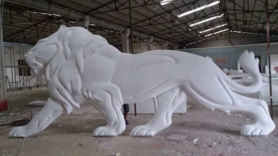 Lion Embossed Stainless Steel Large Garden Animal Statues 316 Polished